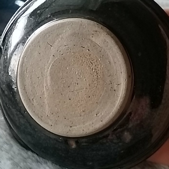 Two Pottery Bowls - Picture 3 of 8